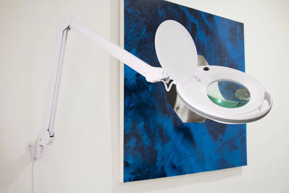 Weelko MEGA+ LED-suurennuslasivalaisin