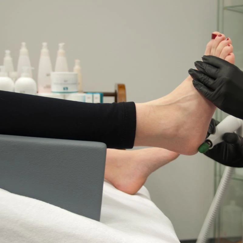 PEDICURE FOOTREST Black