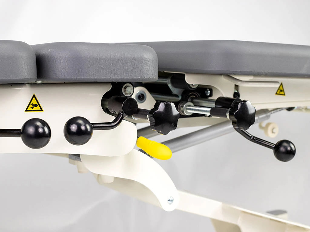 Stationary massage table: chiropractic table Upright Chiro Z7