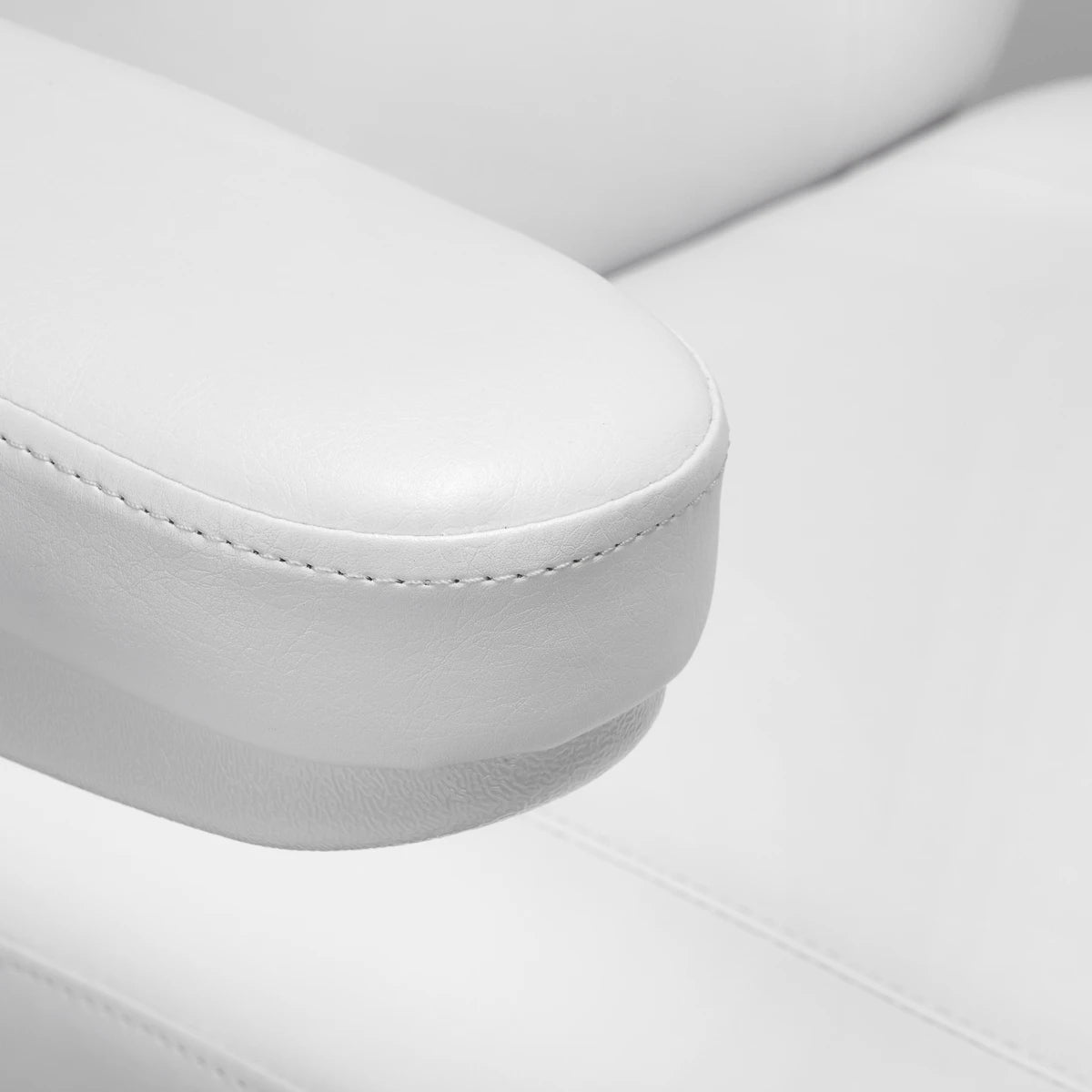 SILLON CLASSIC sähköinen hoitotuoli, 3 moottoria, lämmitys, valkoinen