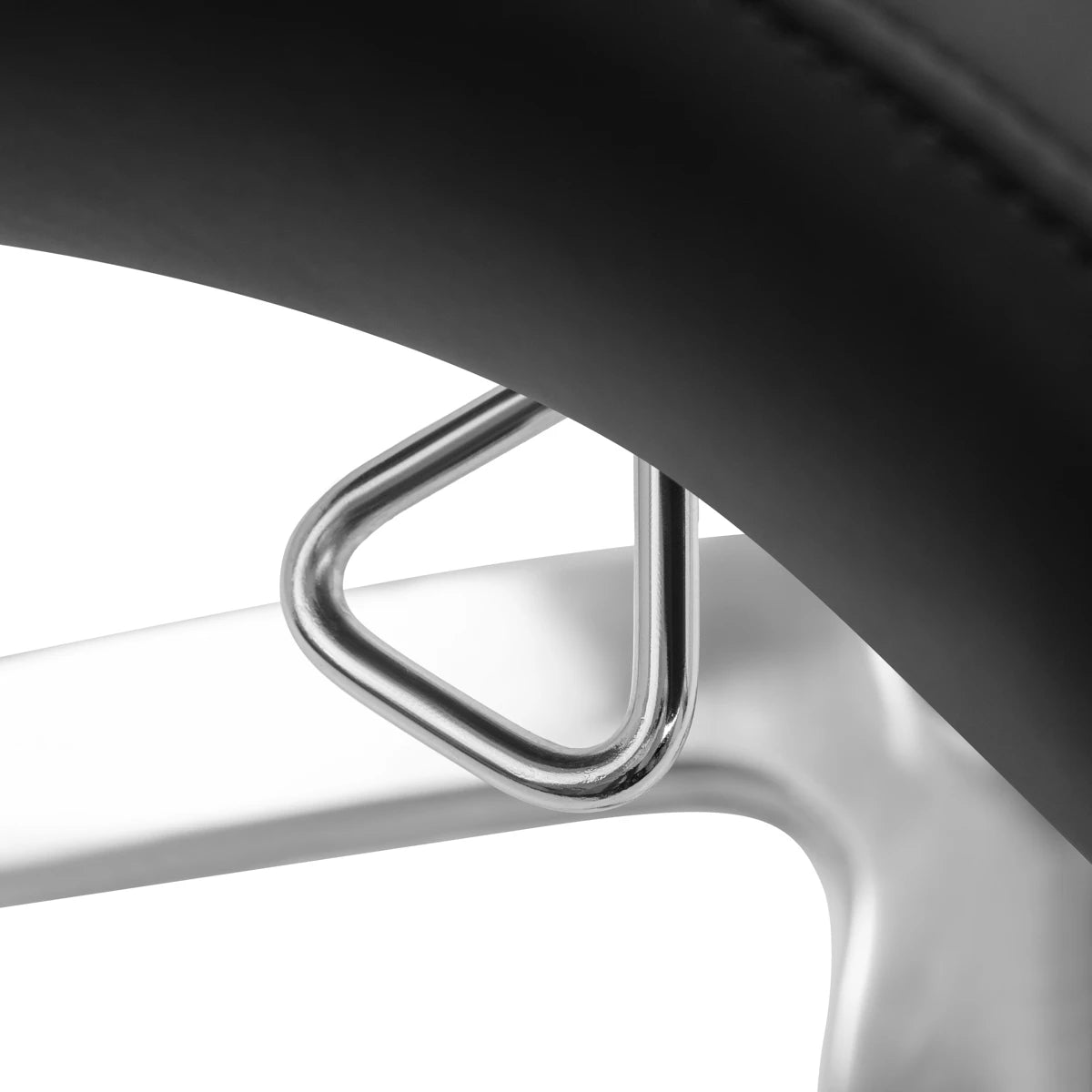 Omega Supremo swivel chair black